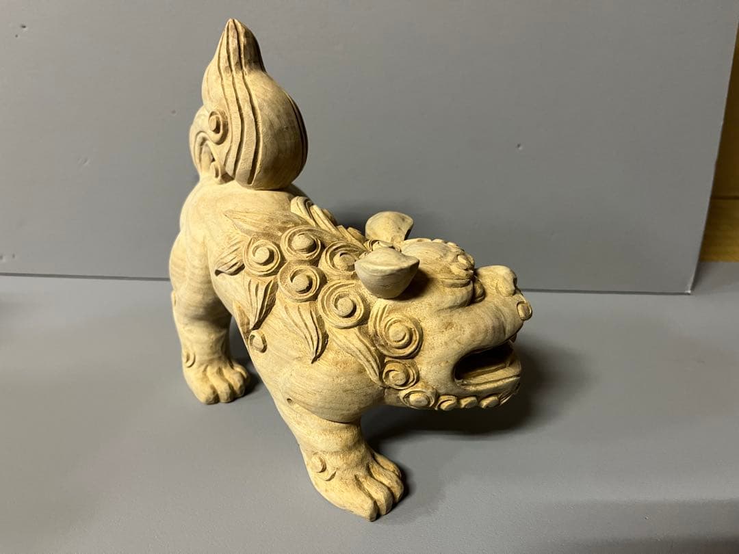 木製　獅子の彫刻 置物 伝統的　縁起物　36