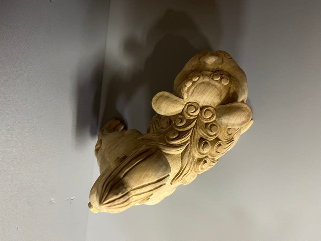 木製　獅子の彫刻 置物 伝統的　縁起物　36