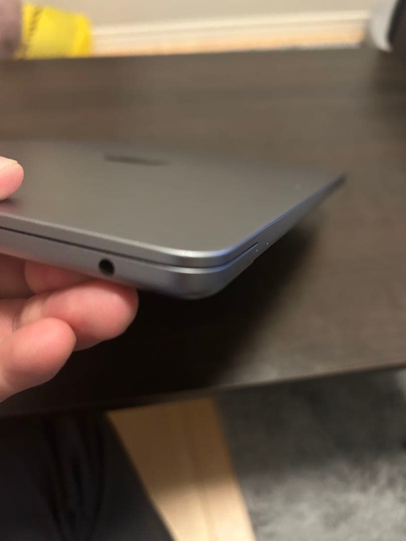 アップル Macbook Air M2 2022 13インチ