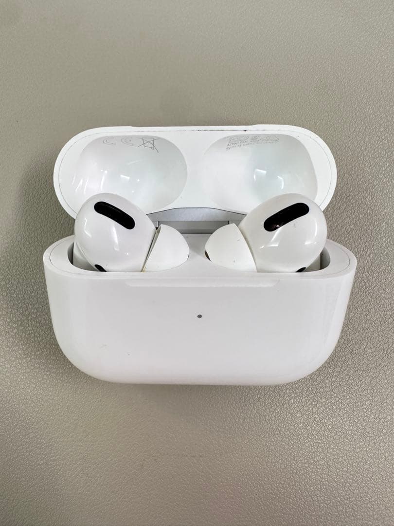 AppleAirPods Pro 本体 充電ケース付き ホワイト 動作確認済み