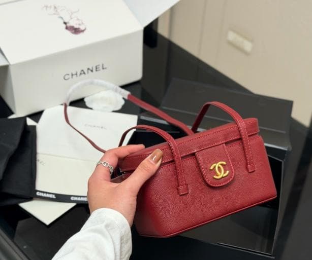 美品★ Jennie同じモデル 赤 ミニショルダーバッグ