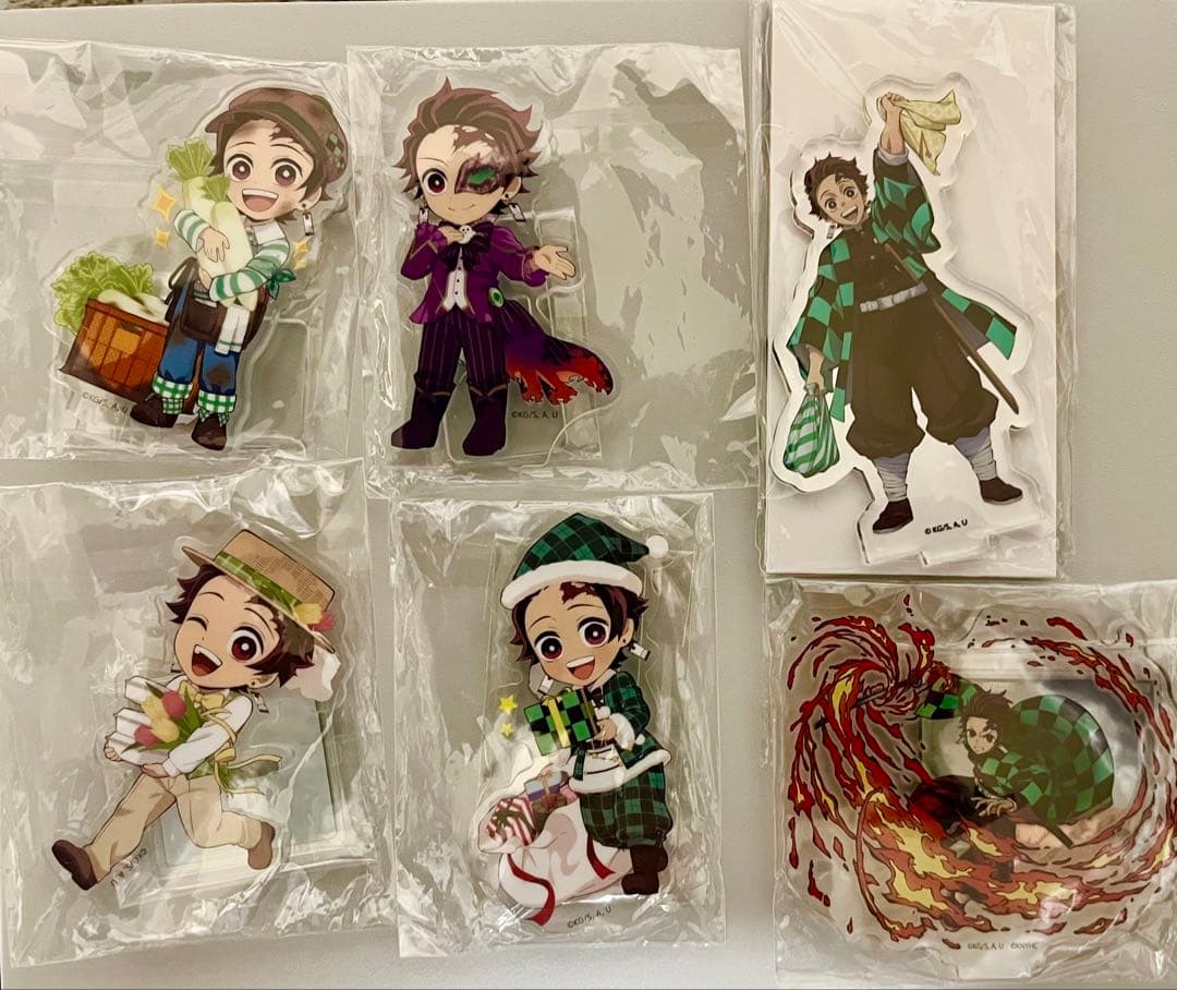 ※バラ売りしません※ 鬼滅の刃 炭治郎 缶バッジ アクリルスタンド