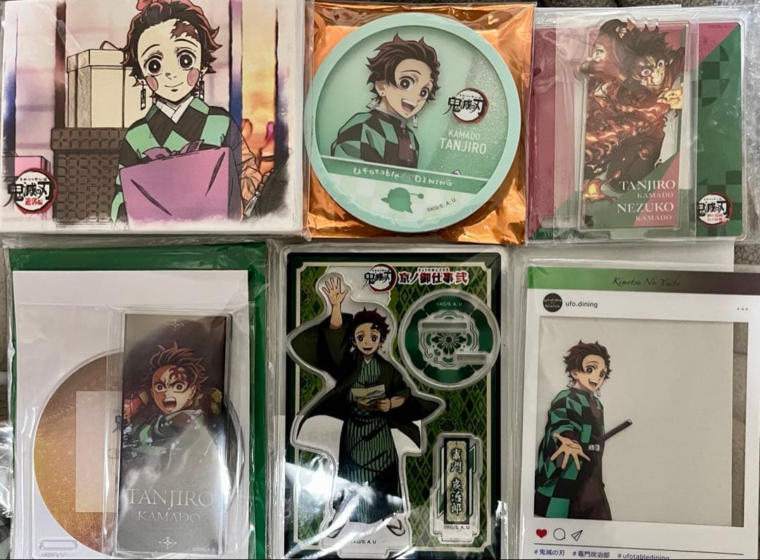 ※バラ売りしません※ 鬼滅の刃 炭治郎 缶バッジ アクリルスタンド