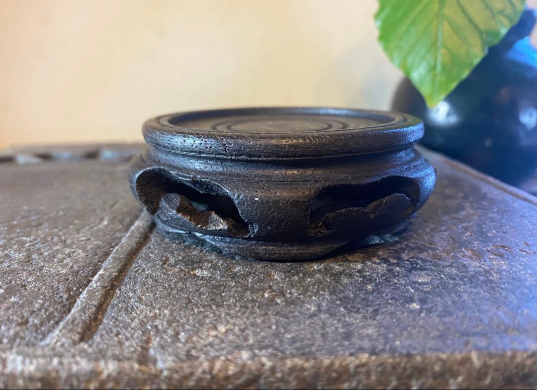 ヴィンテージ　根付/手把件・天然古和田玉　蟹・子孫・銭　鑑賞台付　２点セット