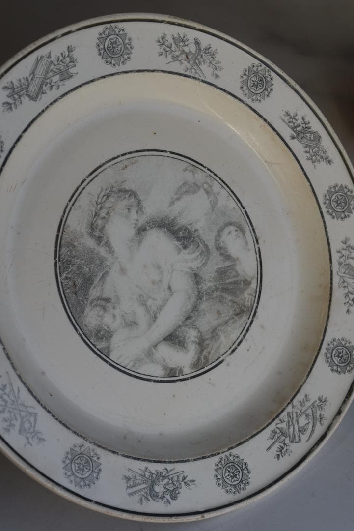 初期クレイユ　ファイアンスフィーヌ　良い風合いの皿　フランスアンティーク