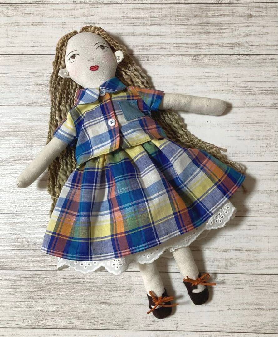 着せ替え人形とブルー系洋服セット