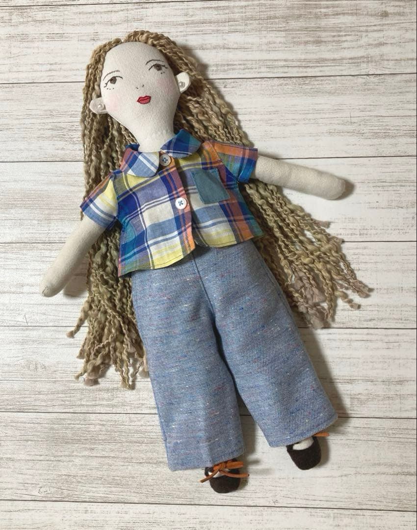 着せ替え人形とブルー系洋服セット