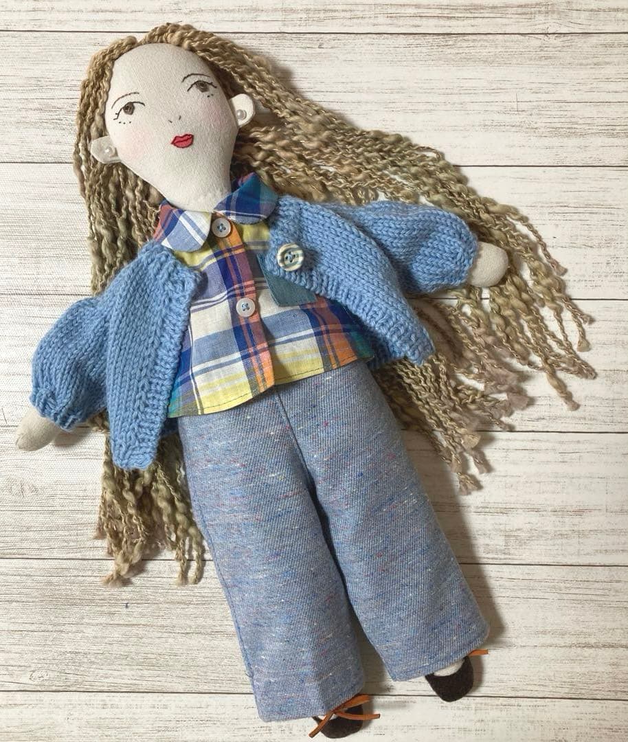 着せ替え人形とブルー系洋服セット