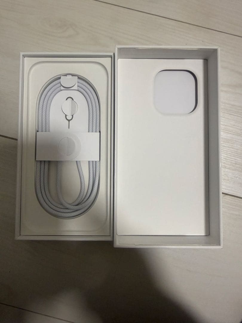 iPhone16Pro白128GB ＆ AppleWatch SE セット