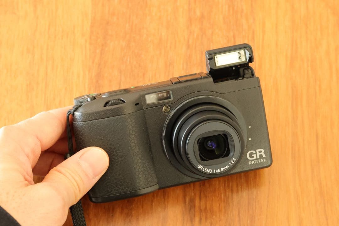 【美品】【完動品】リコーGR DIGITAL 純正ケース新品バッテリーSDカード