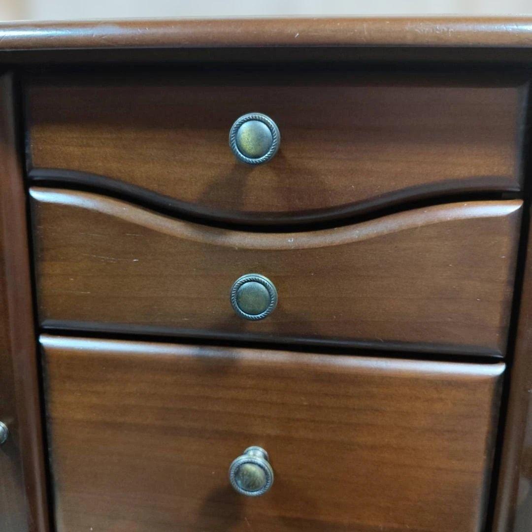 アケボノ工芸 アンティーク調 キャビネット サイドボード 飾り棚 木製 レトロ