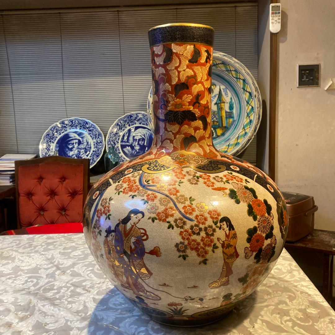 伊万里錦手美人と犬散歩図花瓶