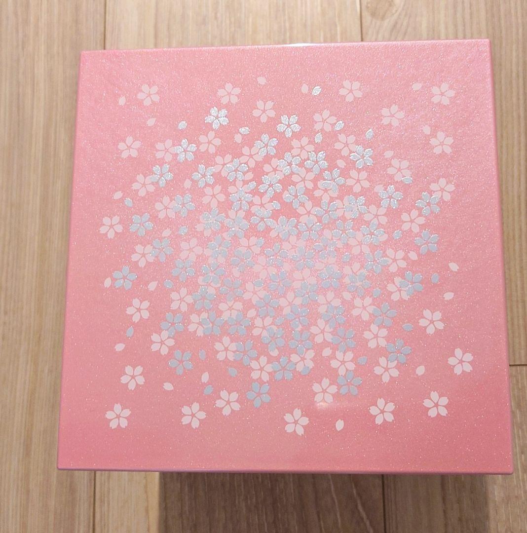 【超レア】アフタヌーンティーリビング 桜柄の重箱