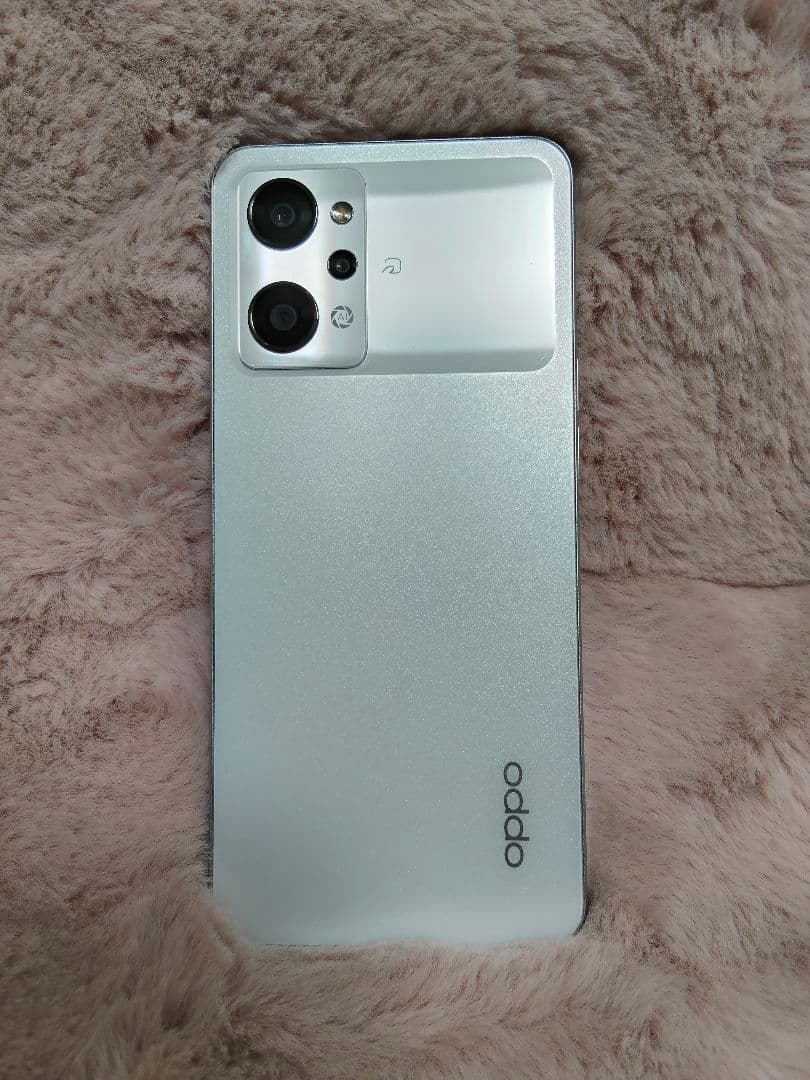 OPPO Reno9 A ムーンホワイト