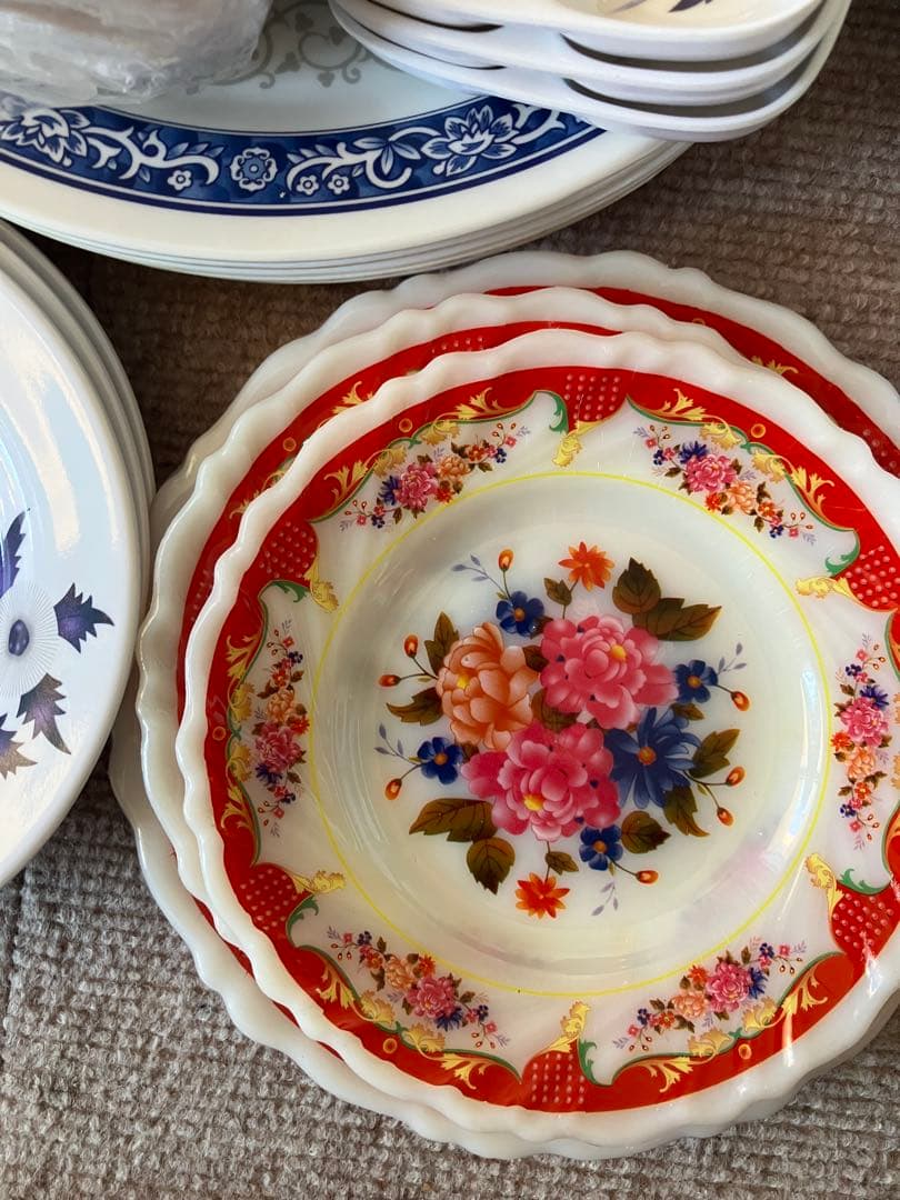 東南アジア　メラミン食器セット　大量新品