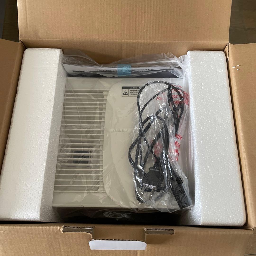 加熱式なので清潔安心スチーム加湿器　最大19畳　湿度設定可4.5ℓタンク　ナフコ