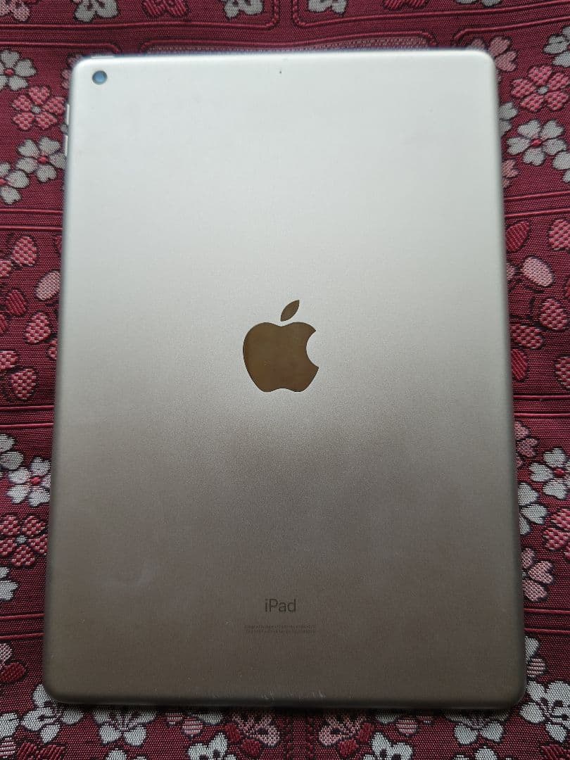 Apple iPad 第8世代 Wifi シルバー 32GB