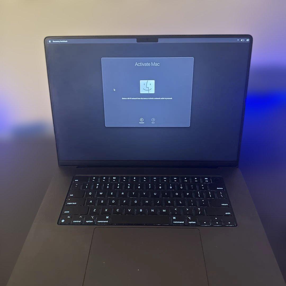 MacBook Pro 16インチ M4 Max / 128GB / 8TB