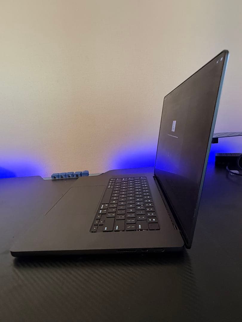 MacBook Pro 16インチ M4 Max / 128GB / 8TB