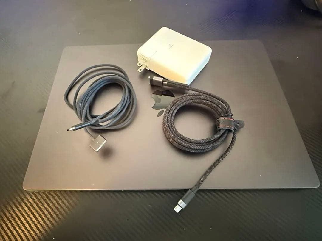 MacBook Pro 16インチ M4 Max / 128GB / 8TB