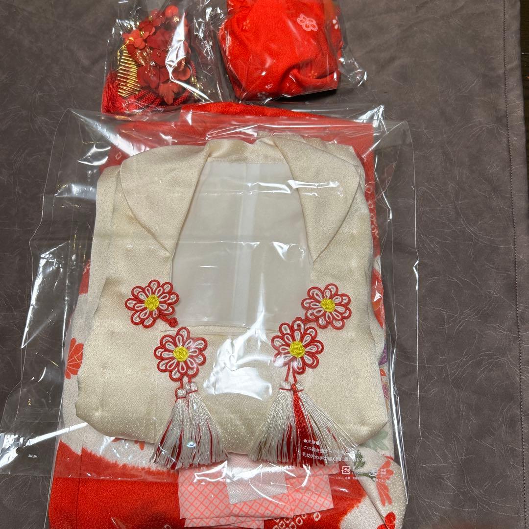 正絹　七五三用伝統和服 赤と白 花柄刺繍