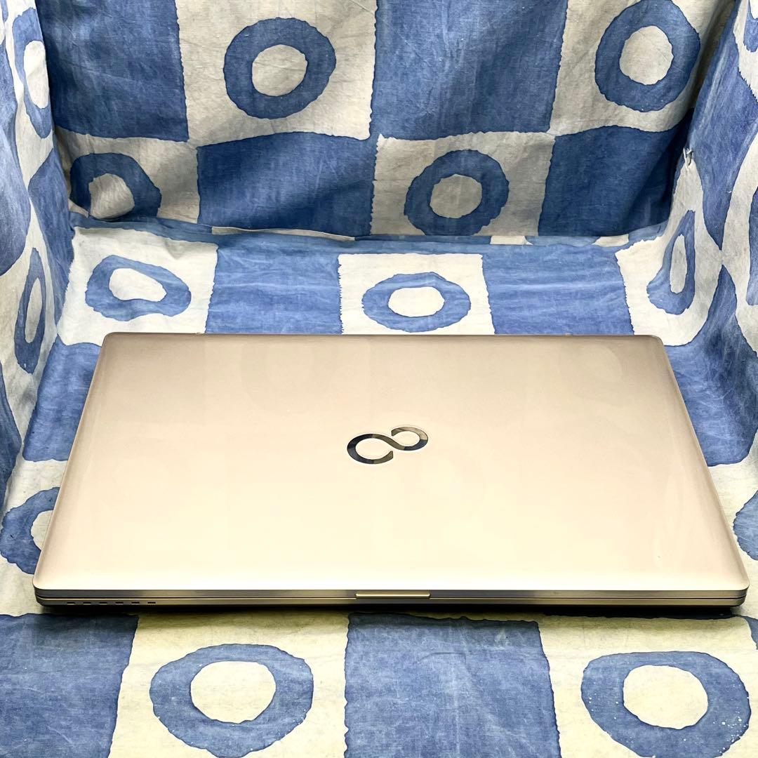 快適SSD☆美しいゴールドノートパソコン♪第7世代！カメラ付！Windows11