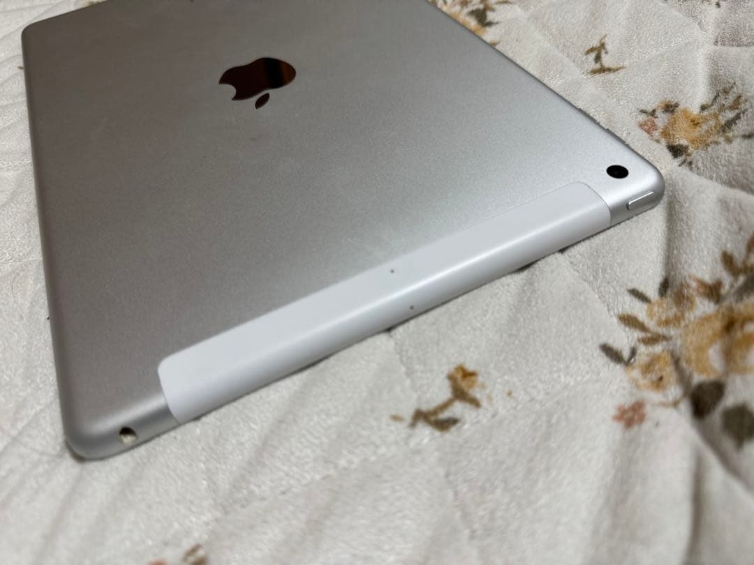 iPad 7th シルバー 32GB