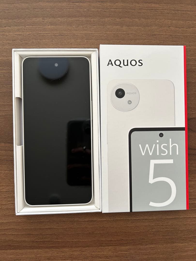 AQUOS wish 5 ホワイト 箱付き