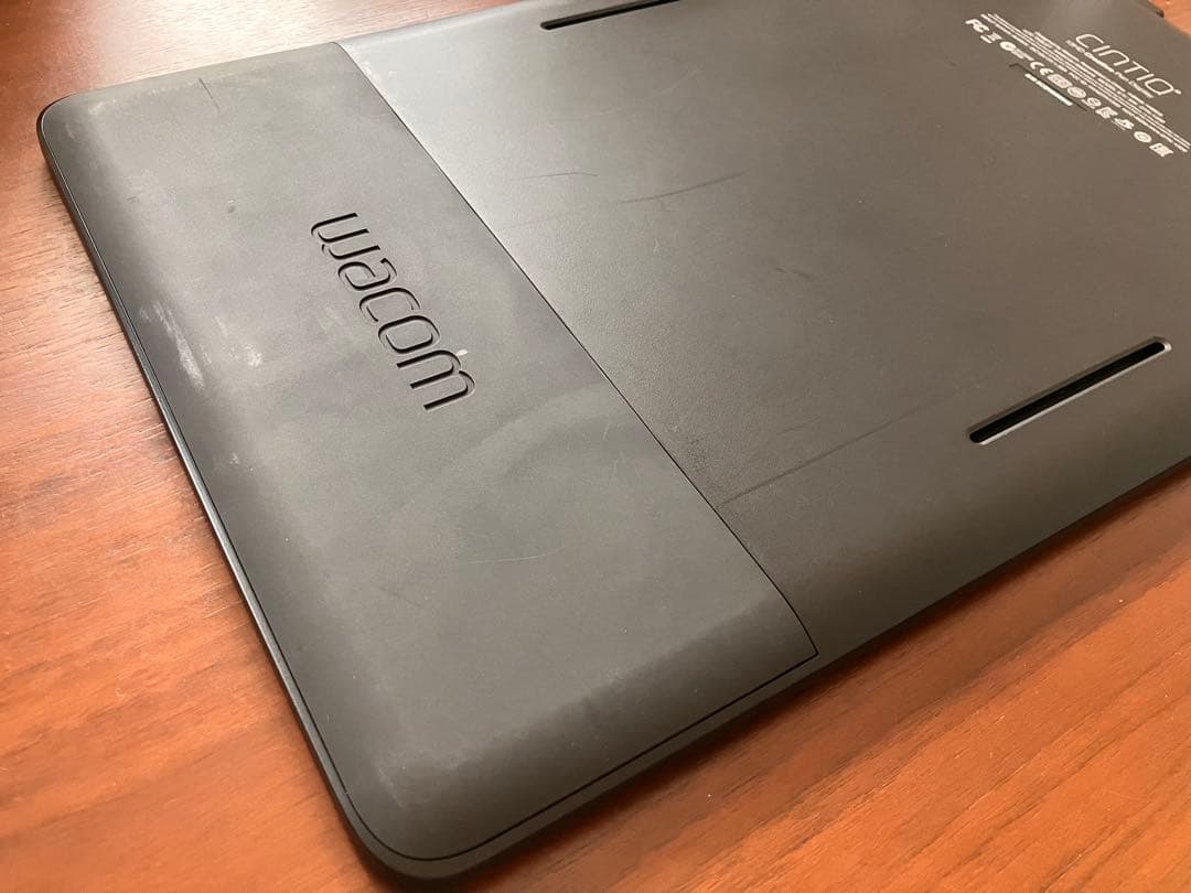 wacom液晶ペンタブレット13HD