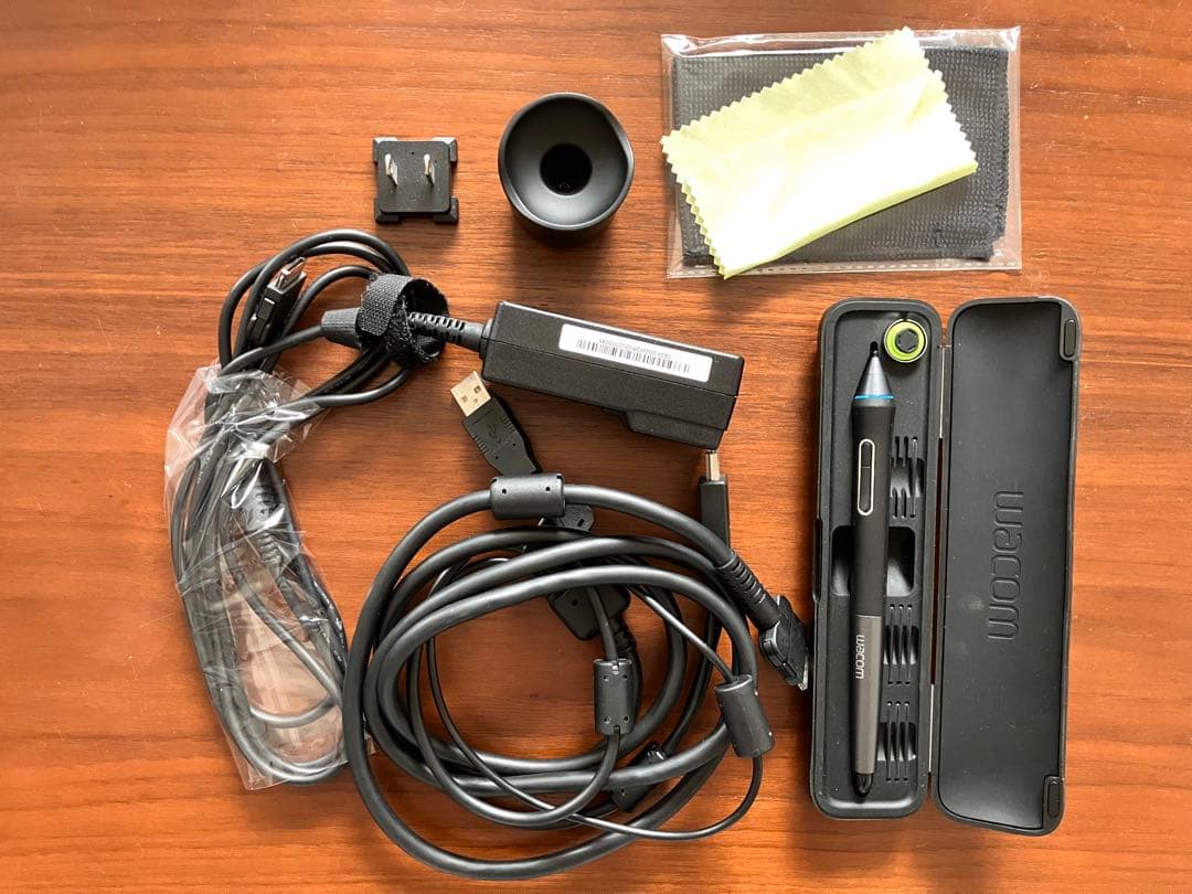 wacom液晶ペンタブレット13HD