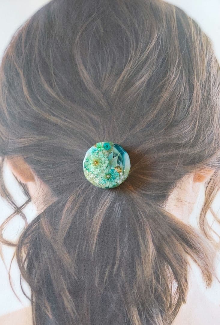 【1251】レジン　マトリカリア　ヘアゴム　ポニーフック　ブロ―チ　ハンドメイド