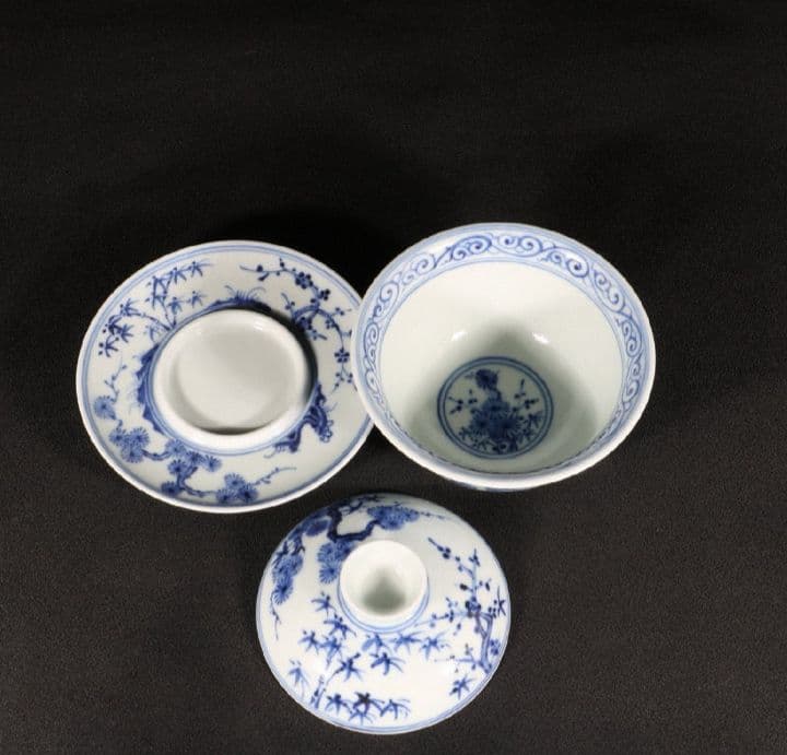 大明宣徳年製在銘 染付高仕図蓋碗