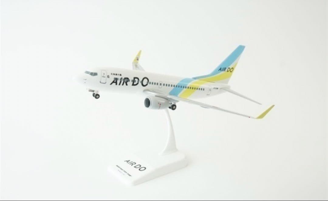 【ほぼ新品】AIRDO エアドゥ　ベアドゥ　B737-700 模型　1/130