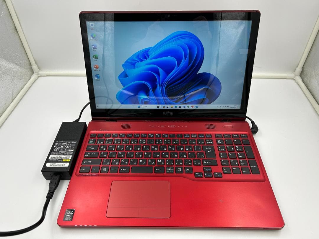 ノートパソコン windows11 オフィス付き core i7 AH77/R