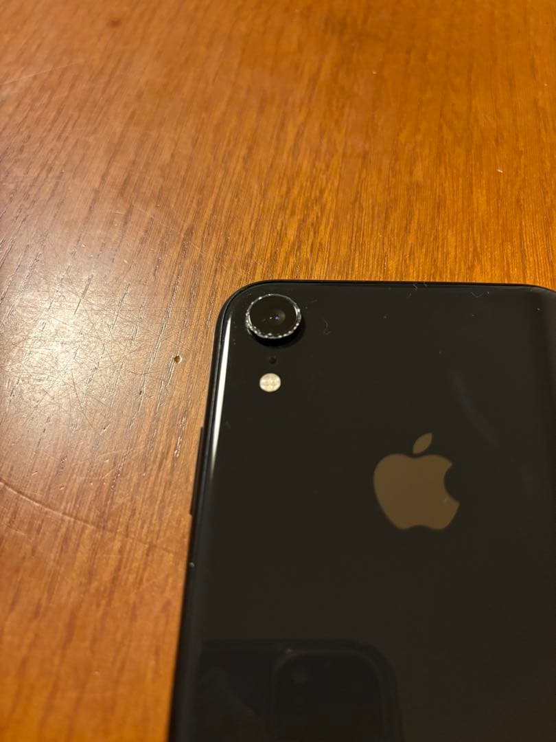 iPhoneXR(カメラ周りに傷あり、カメラは無事に作動します。)