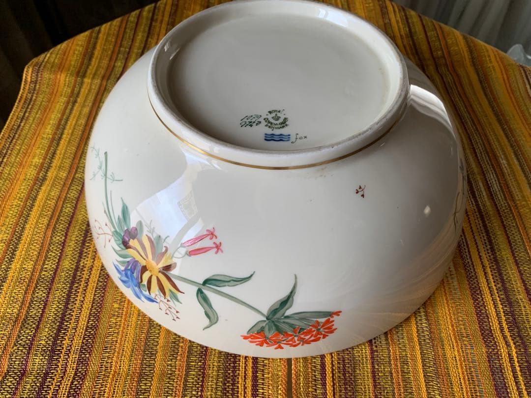 ロイヤルコペンハーゲン　レアなビンテージ大型26.5㎝の綺麗な手書きの花ボール！