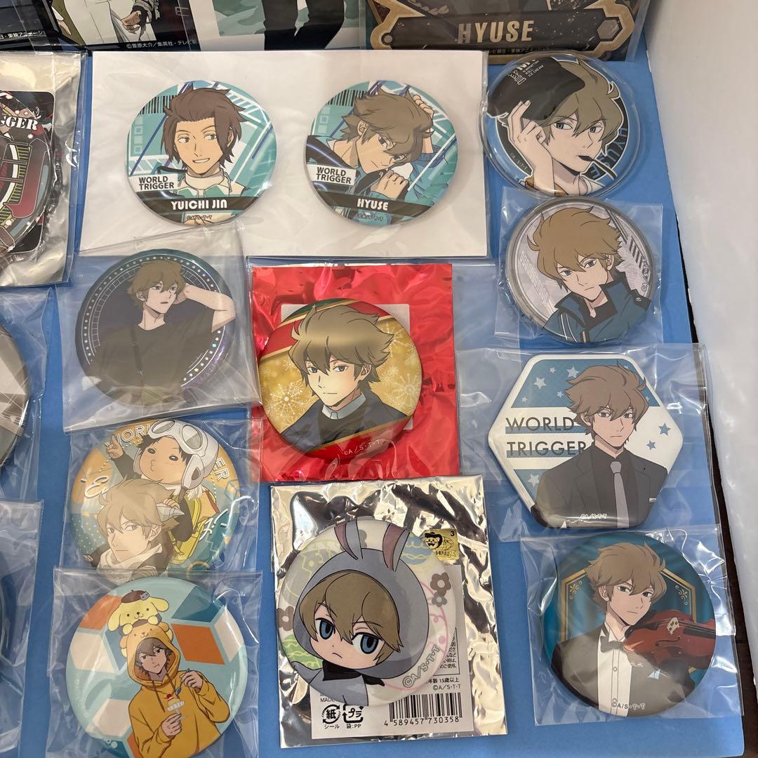 ワールドトリガー 缶バッジ、ポストカード、色紙、ステッカー【ヒュース】セット