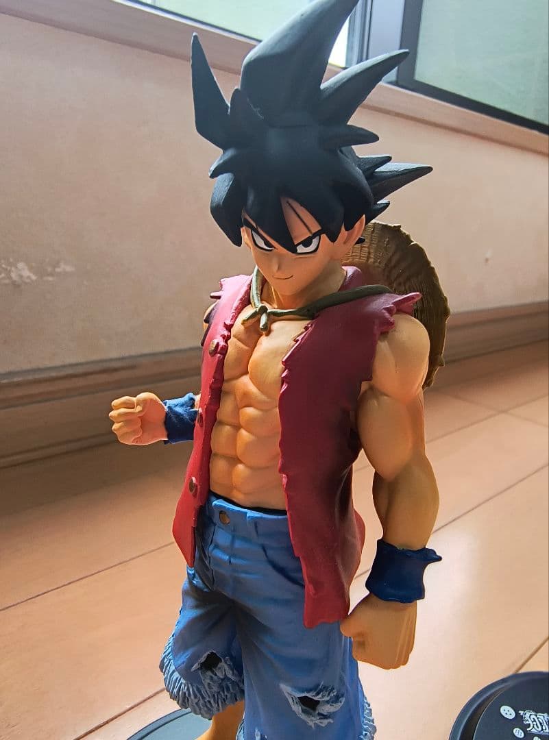 「ドラゴンボールZ×ワンピース」DX組立式フィギュア 孫悟空、ブルマ 2体セット