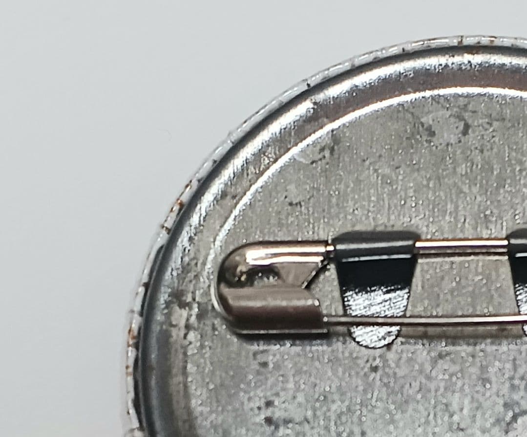 ポケットモンスター 1000回記念缶バッジ サトシ ピカチュウ 世界数点