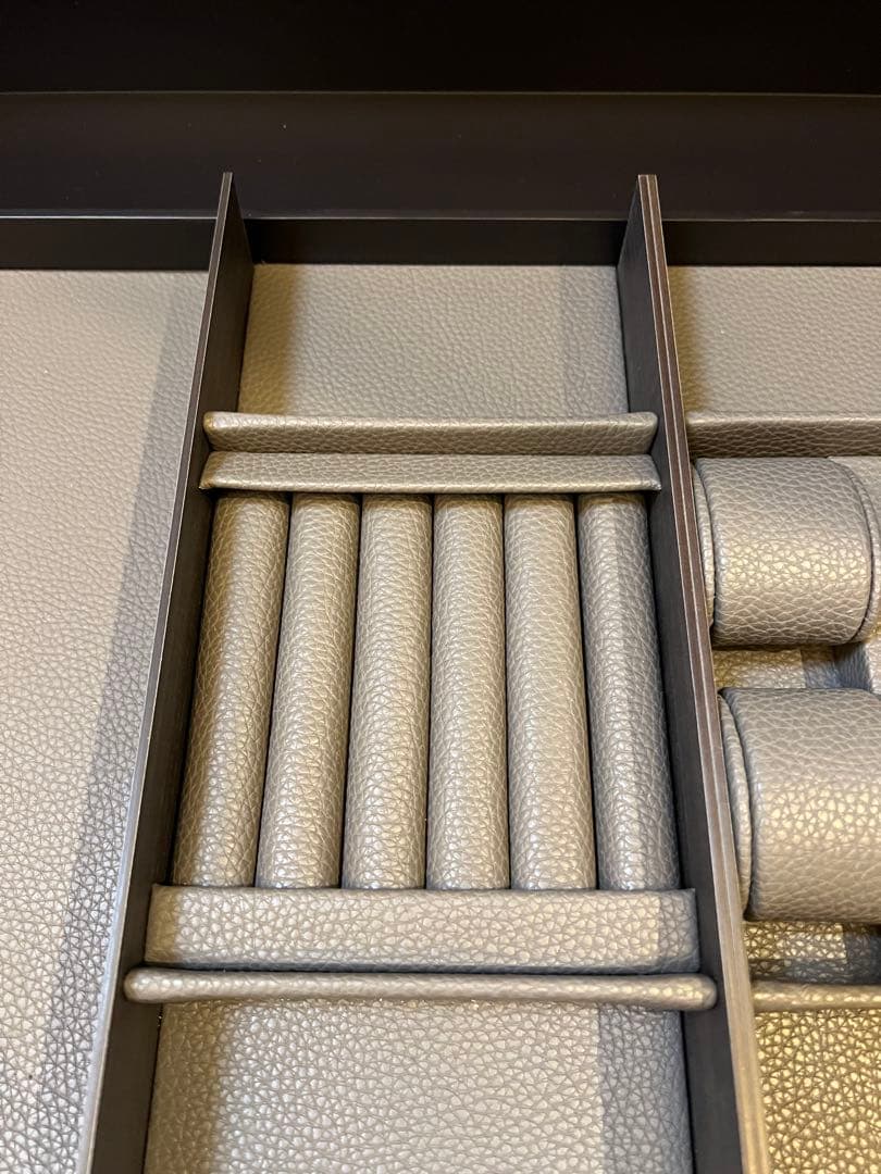 ガラスワードローブディスプレイクローゼット　シェルフ　引き出し収納Raiki