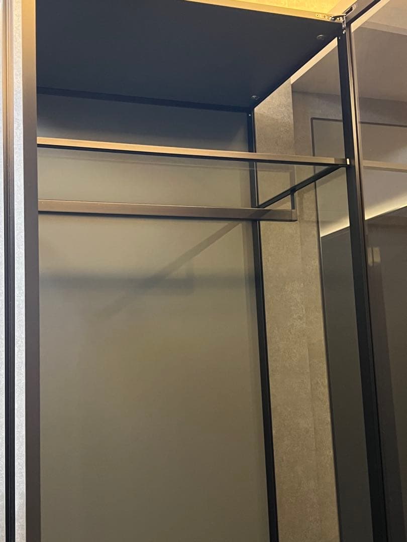 ガラスワードローブディスプレイクローゼット　シェルフ　引き出し収納Raiki