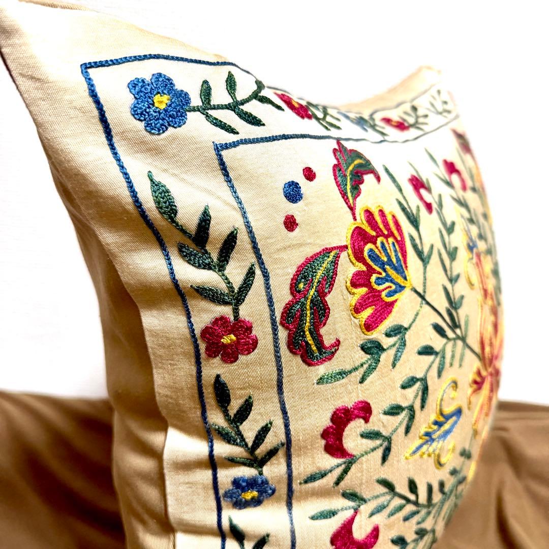 【新品・トルコ直輸入】スザニ刺繍 クッションカバー シルク手刺繍 一点物