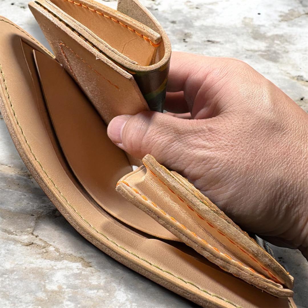 【姫路レザー】手縫い ミドルウォレット 本革 経年変化を楽しむ 二つ折り財布