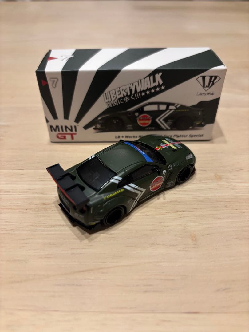 MINIGT LIBERTY WALK Nissan GT-R ミニカー