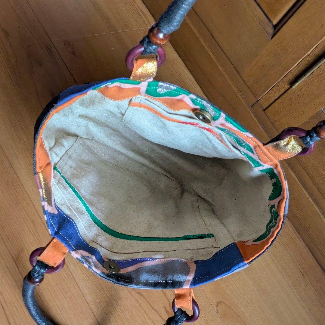 手提げバッグ　武者のぼり旗　リメイク　柿渋染め　　（黒色の持ち手）