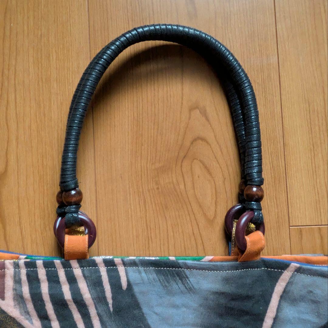 手提げバッグ　武者のぼり旗　リメイク　柿渋染め　　（黒色の持ち手）