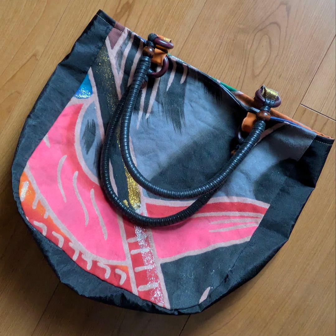 手提げバッグ　武者のぼり旗　リメイク　柿渋染め　　（黒色の持ち手）