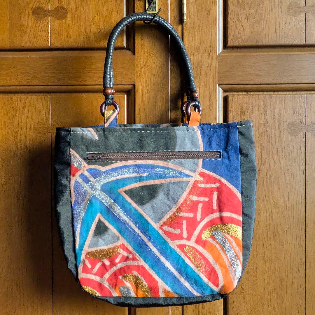 手提げバッグ　武者のぼり旗　リメイク　柿渋染め　　（黒色の持ち手）