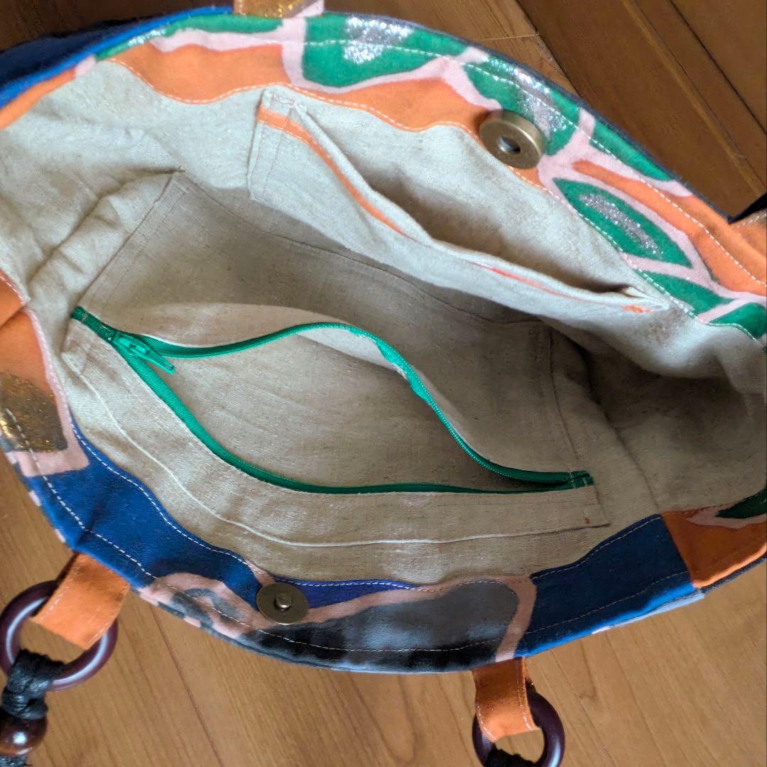 手提げバッグ　武者のぼり旗　リメイク　柿渋染め　　（黒色の持ち手）