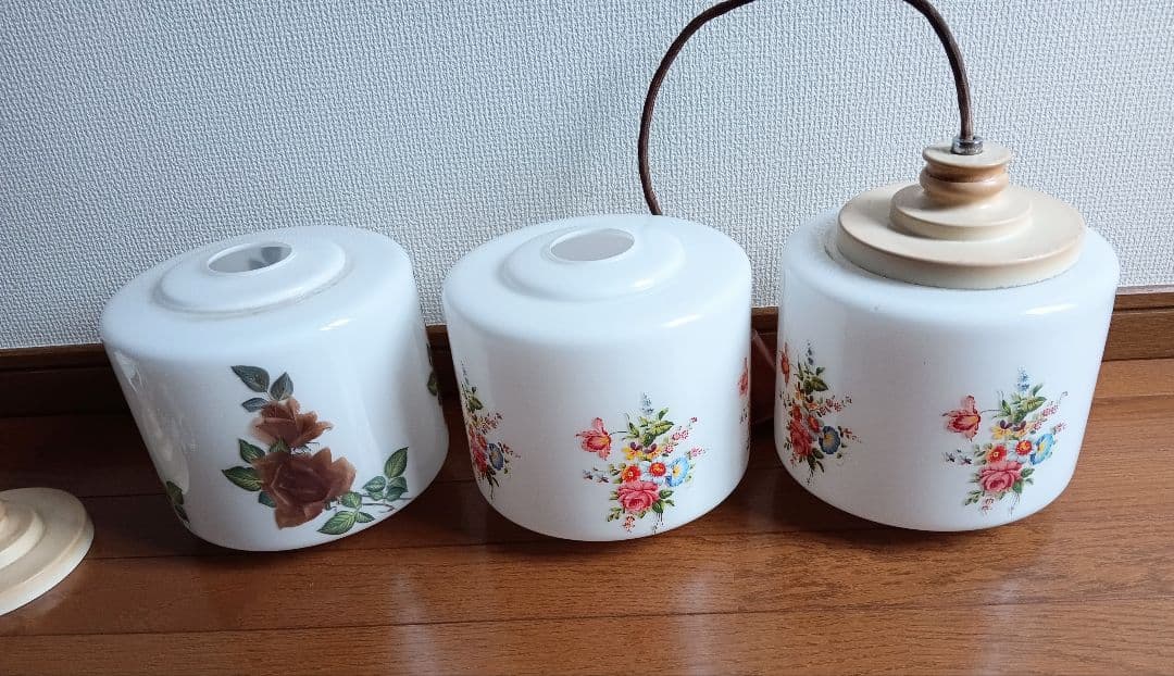電球カバー　花柄照明　昭和レトロ　ホワイトガラス　照明器具　電気笠　3点